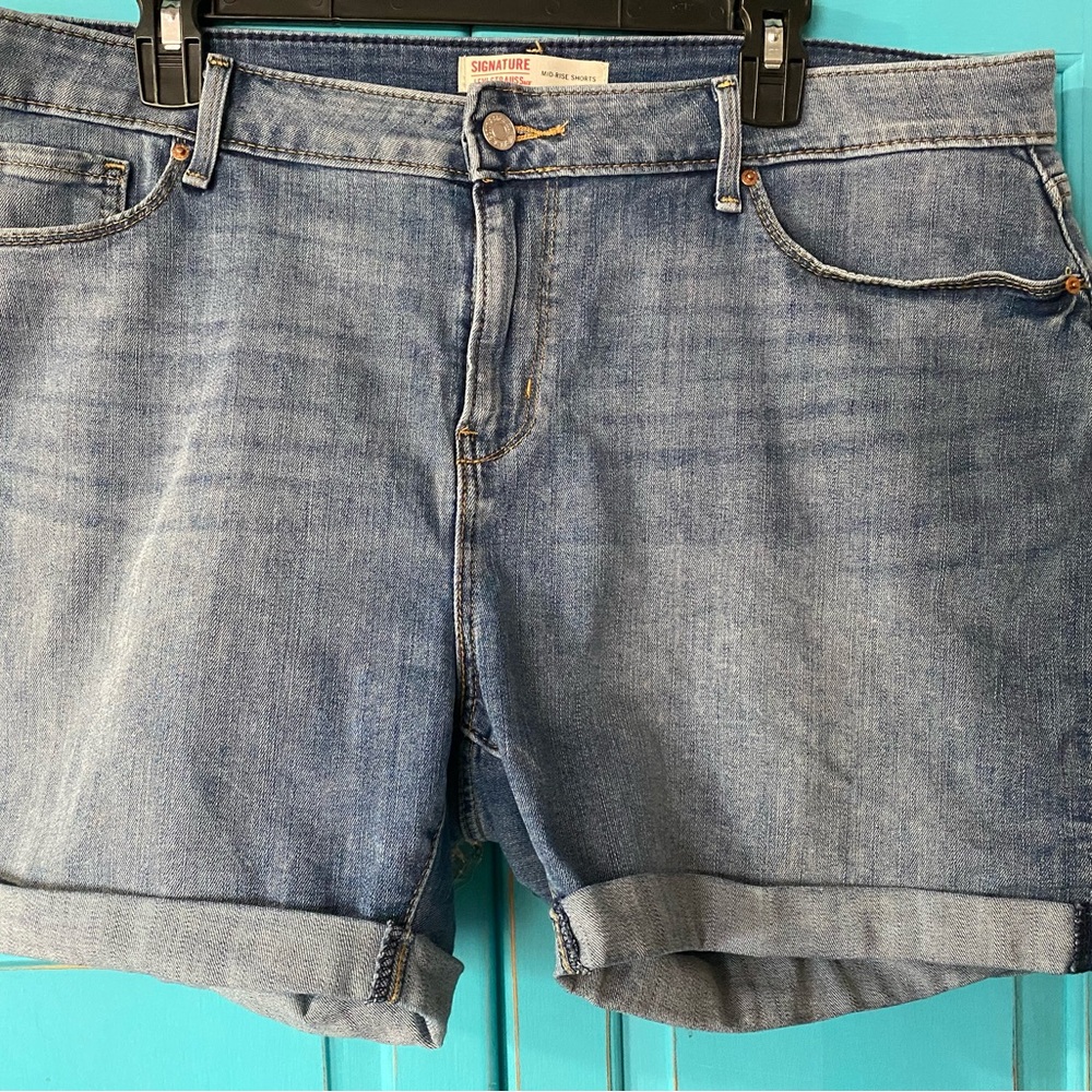 Levi Strauss Denim Cutoffs Worn One Time Perfect for Summer Relaxed Fit size 18